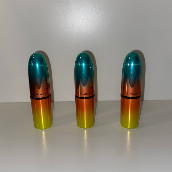 Mac wash and dry lipstick bundle - Picture 4 of 11